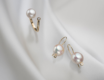 Venus Collection | 14K Gold Jewelry with Pearls and Diamonds