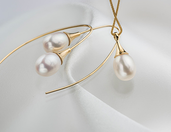 Luna Collection | 14K Gold and Pearl Jewelry
