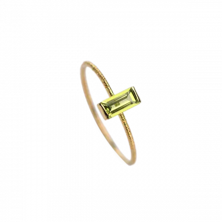 14K Gold Vertical Small Peridot Rectangle Inspire Ring