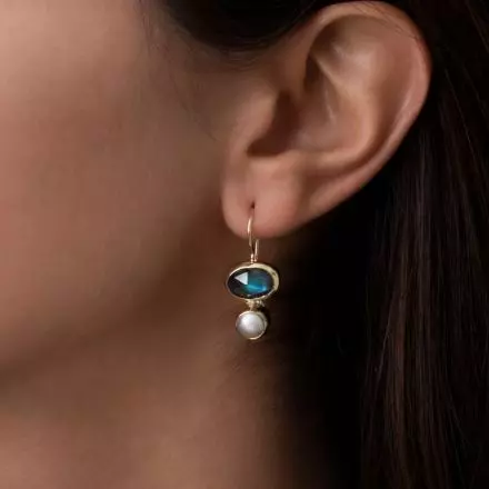 9k Gold Earrings with oval Labradorite Stones and pearl mounted in 9k Gold