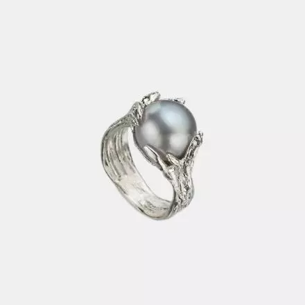 Silver Ring with Grey Pearl