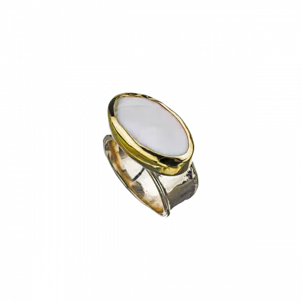 Silver Ring mounted with Wild Pearl in a 9k Gold setting