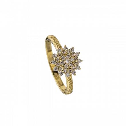 14k Gold Ring with flower head set with Diamonds