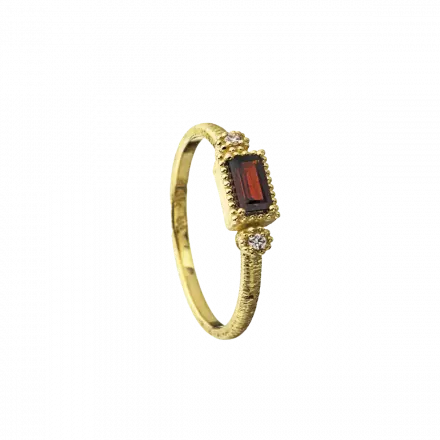 14k Gold Ring set with rectangular Garnet and Diamond on either side 0.02ct