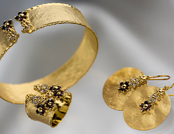 Garnet and Diamond Stars Collection |14K Gold Jewelry with Garnet and Diamonds