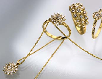 Sparkling Flower Collection | 14K Gold and Diamond Jewelry