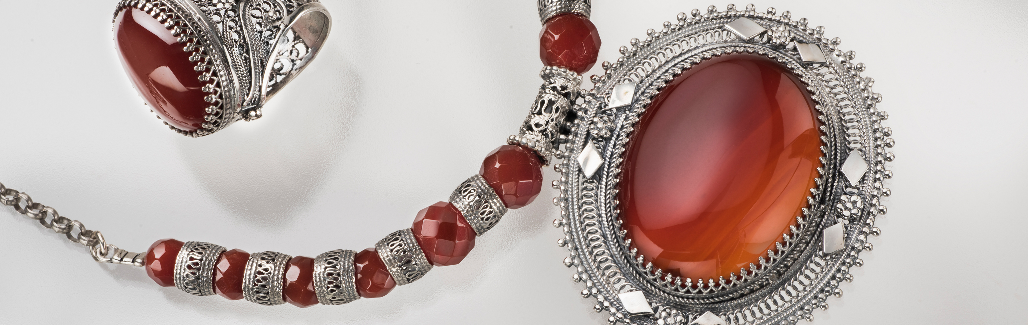 Authentic jewelry, authentic silver jewelry, oriental silver jewelry, filigree silver jewelry, Carnelian stone, Carnelian Jewelry, silver necklace, large silver necklace, silver necklace with presence, handmade jewelry, filigree work jewelry, ancient fili