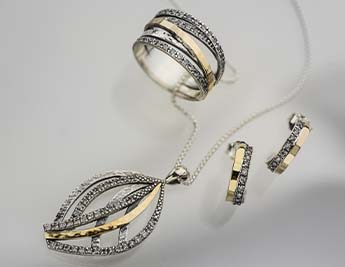 Leaves in the Wind Collection | 925 Sterling Silver & 9K Gold Jewelry set with Zircon